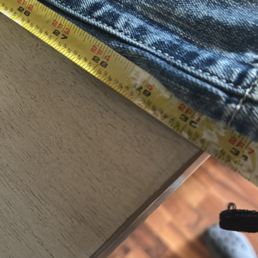 Distressed Jeans - Picture 4 of 6